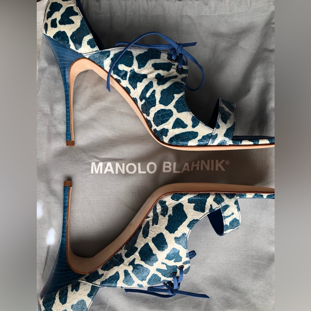Manolo Blahnik Blue and White Giraffe Print Heels